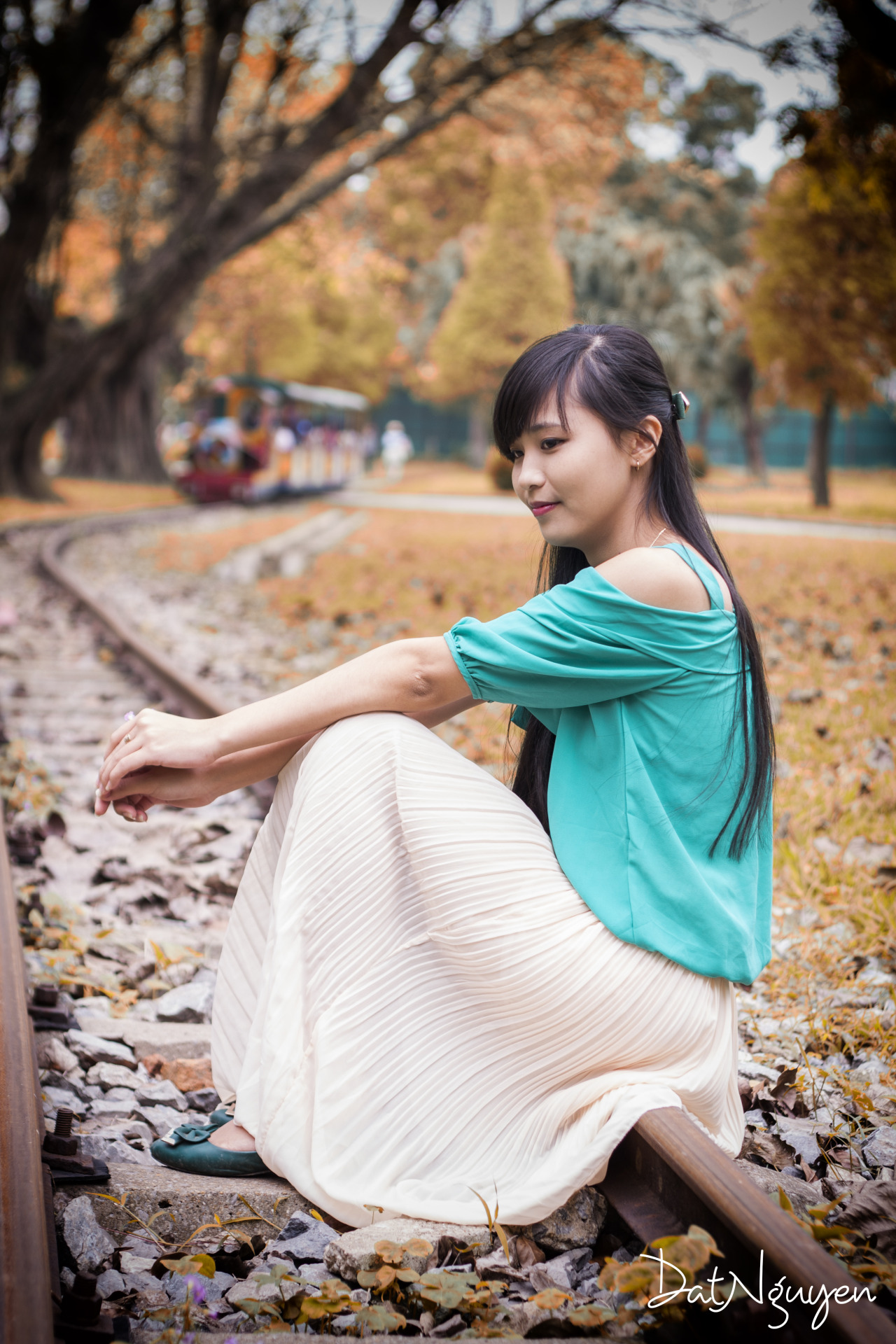 年轻的女教师在线